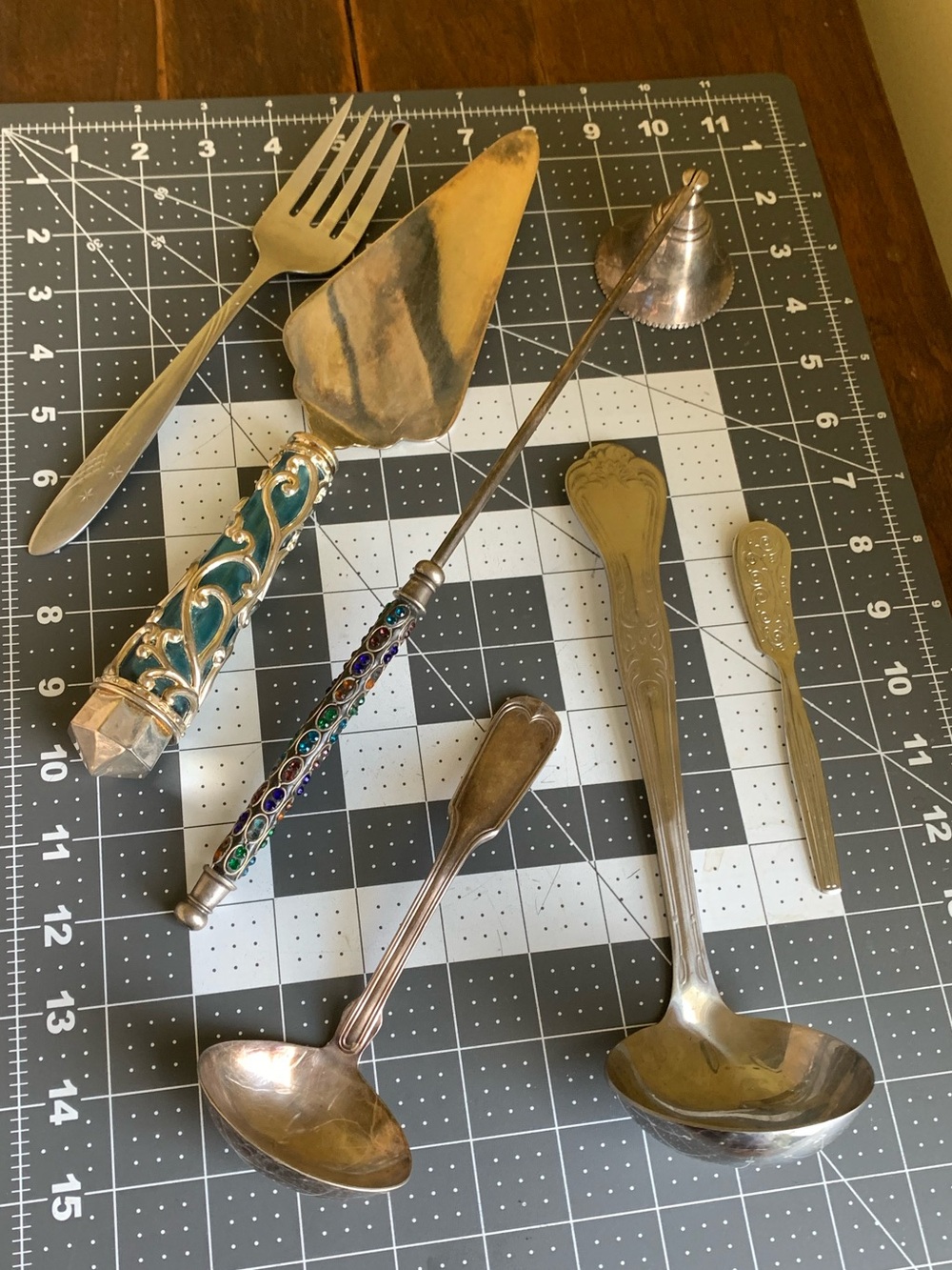 Mix Lot Serving Pieces Ladles Cake Server Candle Snuffer Fork Spreader SilverPL